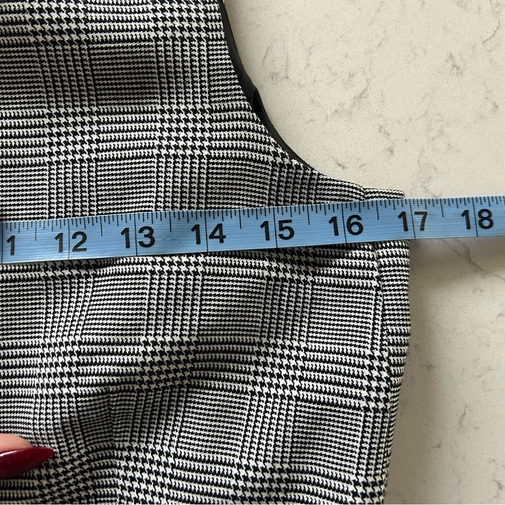 Like New Sincerely Jules Black & White Glen Plaid Vest Sleeveless Top - Picture 10 of 13